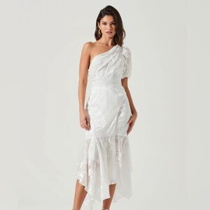 Astr The Label Santorini Women’s One Sleeve White Floral Jacquard Dress size XS